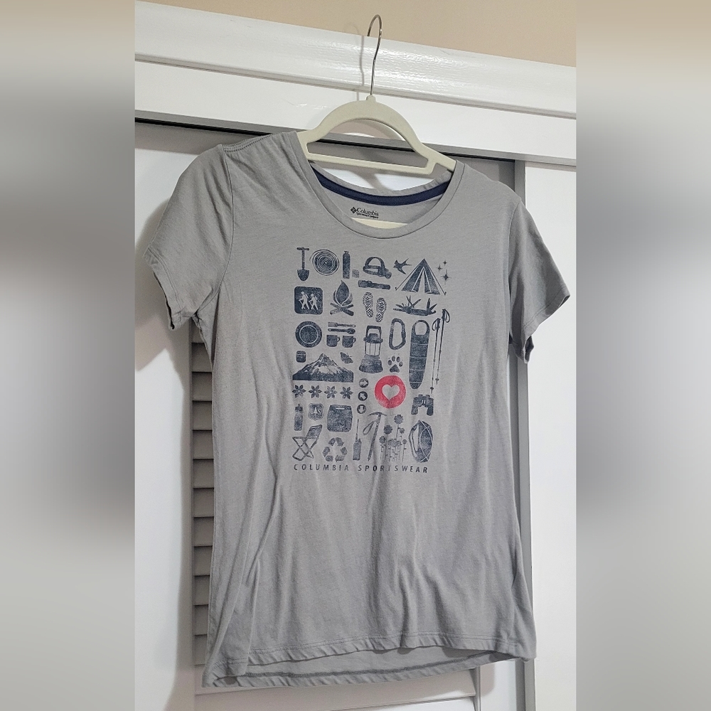 Columbia Women’s Graphic T-Shirt – Size M